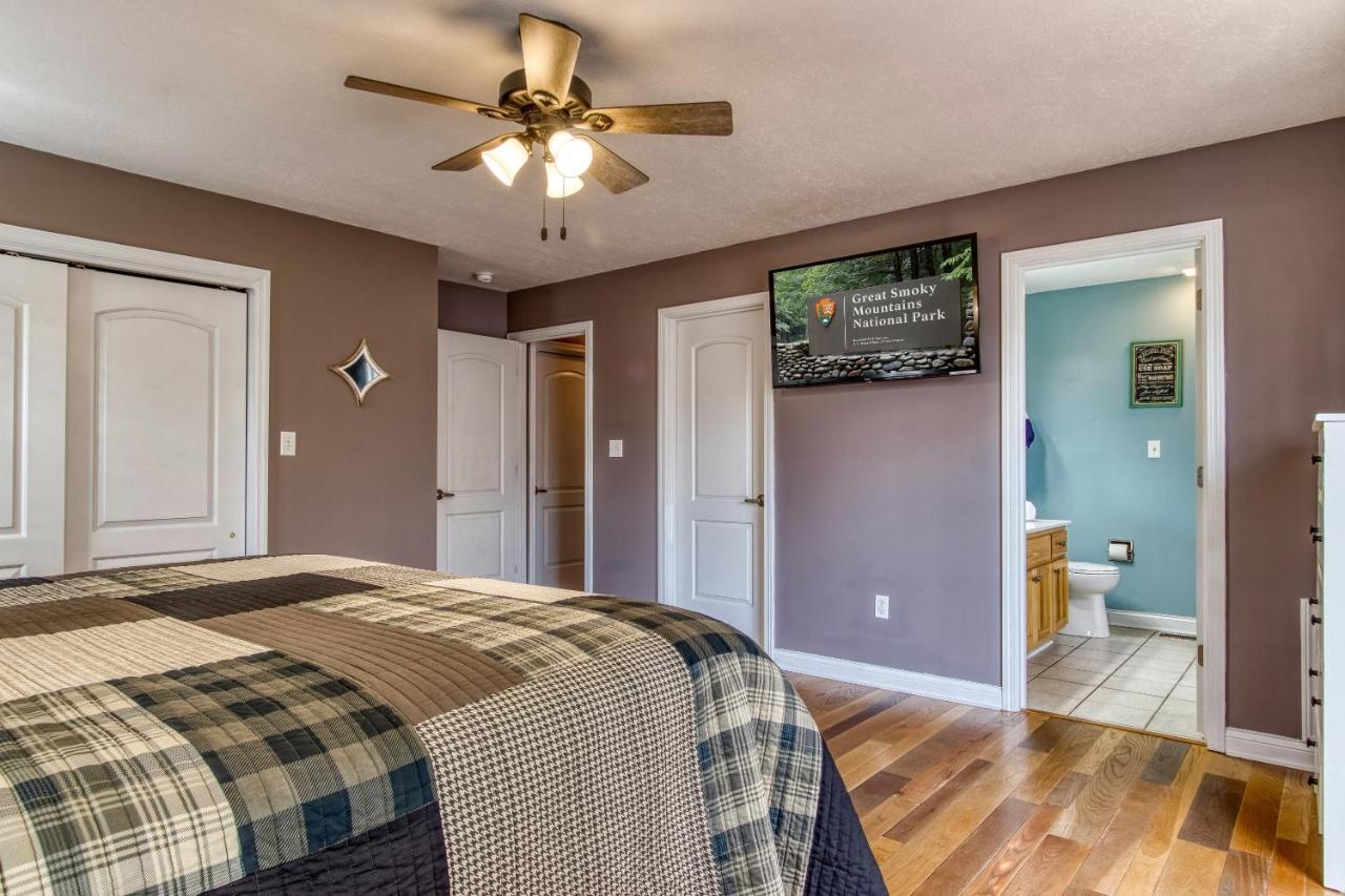 Saddleback Retreat, Game Room, Hot Tub, Wifi, 1089 Free Tickets Each Paid Day, Dollywood And More Sevierville Eksteriør billede