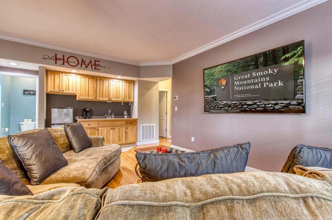 Saddleback Retreat, Game Room, Hot Tub, Wifi, 1089 Free Tickets Each Paid Day, Dollywood And More Sevierville Eksteriør billede